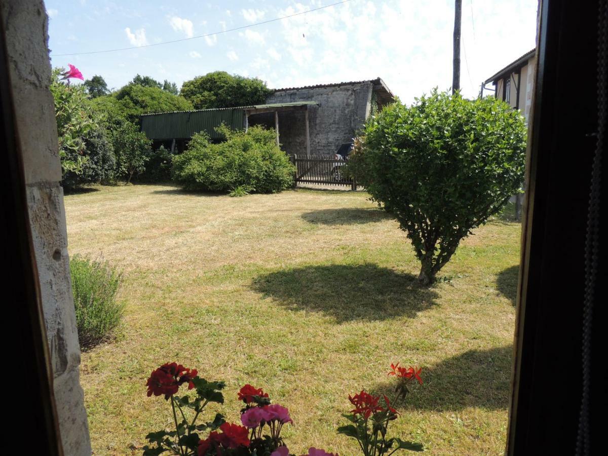 Chocolate Box Cottage Parzac Екстериор снимка